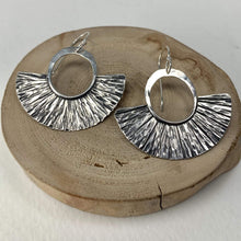 Load image into Gallery viewer, Fan Out Earrings - Silver