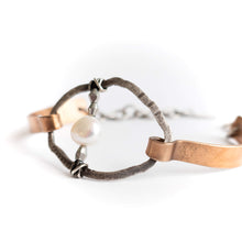 Load image into Gallery viewer, Recluse Pearl Bracelet