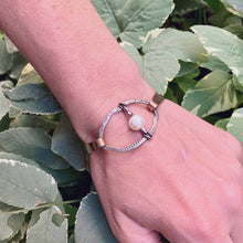 Load image into Gallery viewer, Recluse Pearl Bracelet