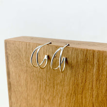 Load image into Gallery viewer, Split Hoop Earring