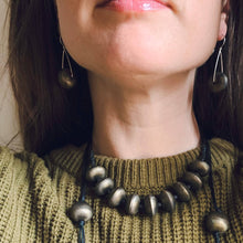 Load image into Gallery viewer, Spheroid Collar Necklace

